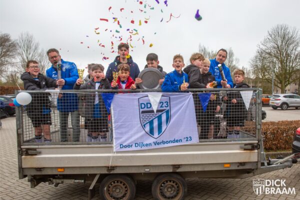 Jo11-1 Kampioen-6967
