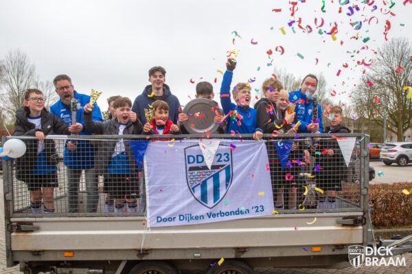 Jo11-1 Kampioen-6969