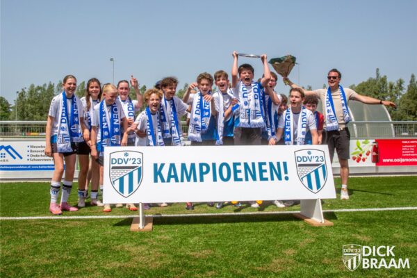 JO15-1 Kampioen-7986